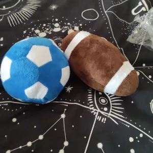 Erhaltene Hund Fußball Quietscheball Stofftier vom Kunden O****p.