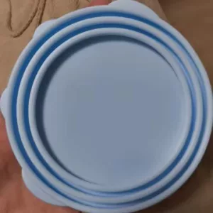 Erhalten Silikon-Dosendeckel- & Löffel-Set für Hundefutter vom Kunden T*****p.