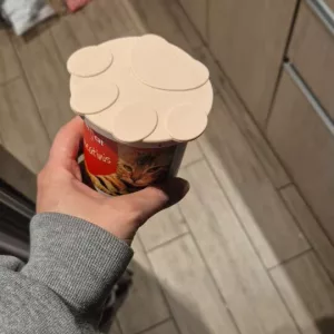 Erhalten Silikon-Dosendeckel- & Löffel-Set für Hundefutter vom Kunden M*****n.